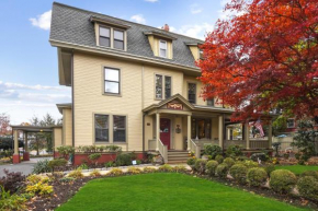 Гостиница DeBary Inn  Саммит